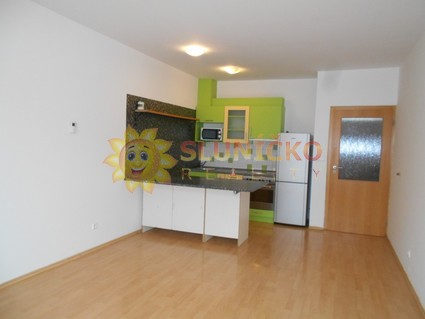 Pronájem pěkného světlého bytu 2+KK /60m2/ s balkónem u nádraží v Hradci Králové - Fotka 5