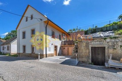 Prodej pěkného domu po kompletní rekonstrukci ve Rtyni u Jaroměře - Fotka 1