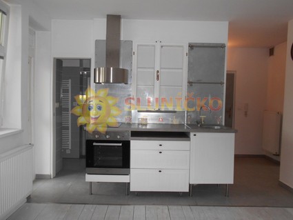 Pronájem pěkného bytu 1+1 /50m2/ s balkónem v centru Hradce Králové - Fotka 2