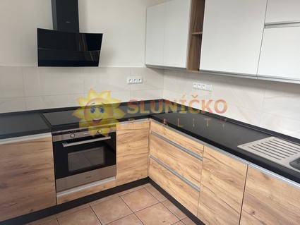 Pronájem bytu 3+KK po kompletní rekonstrukci, centrum HK - Fotka 1