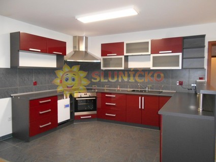 Pronájem pěkného velkého bytu 4+KK /98m2/ v Hradci Králové - Fotka 1