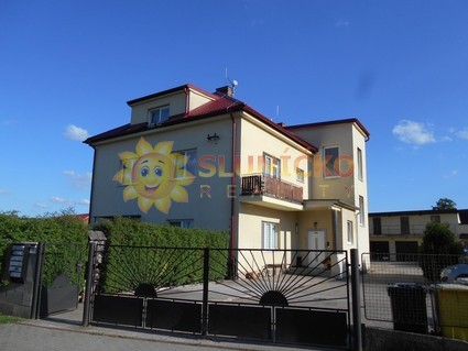 Prodej velkého bytu 3+1 /92m2/ se zahradou v Sověticích u Hradce Králové - Fotka 1