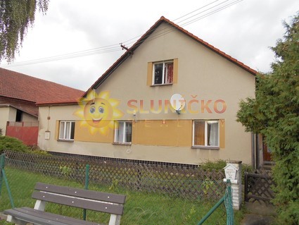 Pronájem staršího RD 4+1 s velikou zahradou u Vysokého Mýta - Fotka 1