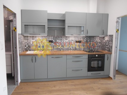 Pronájem pěkného bytu 2+1 s balkónem po kompletní rekonstrukci v centru Hradce Králové - Fotka 1