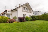 Prodej krásného a velkého  domu 4+1 se zahradou a garáží v Hradci Králové