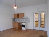 Pronájem pěkného cihlového bytu 1+1 / 47m2/ s balkónem v centru  Hradce Králové