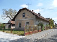 Prodej staršího RD se zahrádkou u Holic